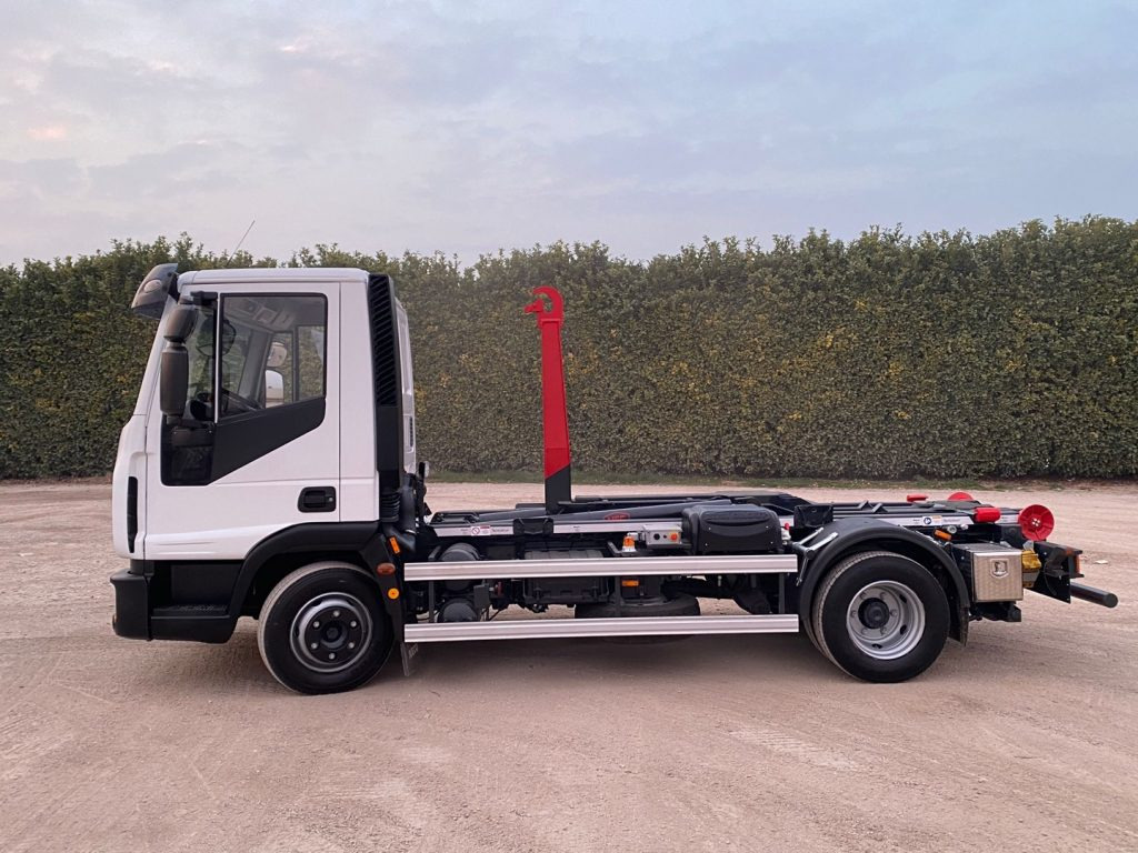 Haakarmsysteem vrachtwagen IVECO EUROCARGO 80 E18 CON IMPIANTO SCARRABILE NUO: afbeelding 18