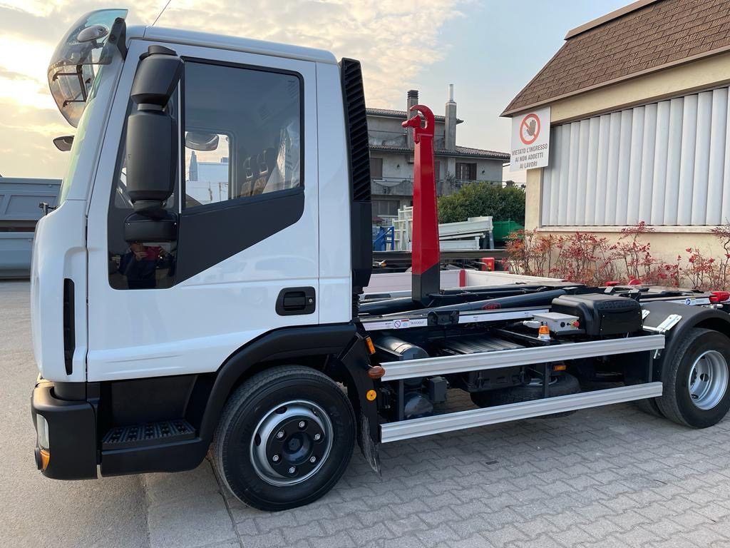 Haakarmsysteem vrachtwagen IVECO EUROCARGO 80 E18 CON IMPIANTO SCARRABILE NUO: afbeelding 10