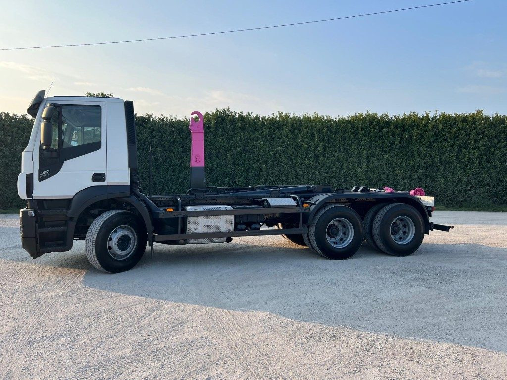 IVECO STRALIS 460 X-WAY USATO SCARRABILE 6X4 - Haakarmsysteem vrachtwagen: afbeelding 3 IVECO STRALIS 460 X-WAY USATO SCARRABILE 6X4 - Haakarmsysteem vrachtwagen: afbeelding 3