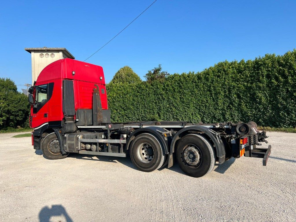 IVECO STRALIS 500 SCARRABILE - Haakarmsysteem vrachtwagen: afbeelding 4 IVECO STRALIS 500 SCARRABILE - Haakarmsysteem vrachtwagen: afbeelding 4