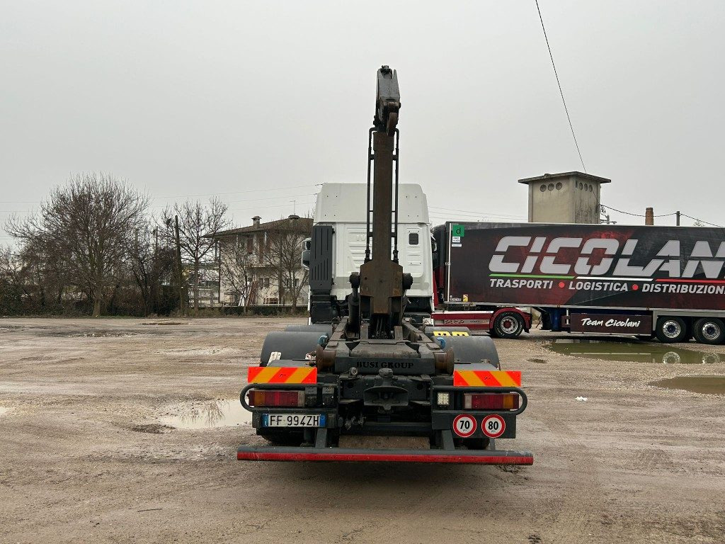 IVECO STRALIS 500 SCARRABILE - Haakarmsysteem vrachtwagen: afbeelding 4 IVECO STRALIS 500 SCARRABILE - Haakarmsysteem vrachtwagen: afbeelding 4