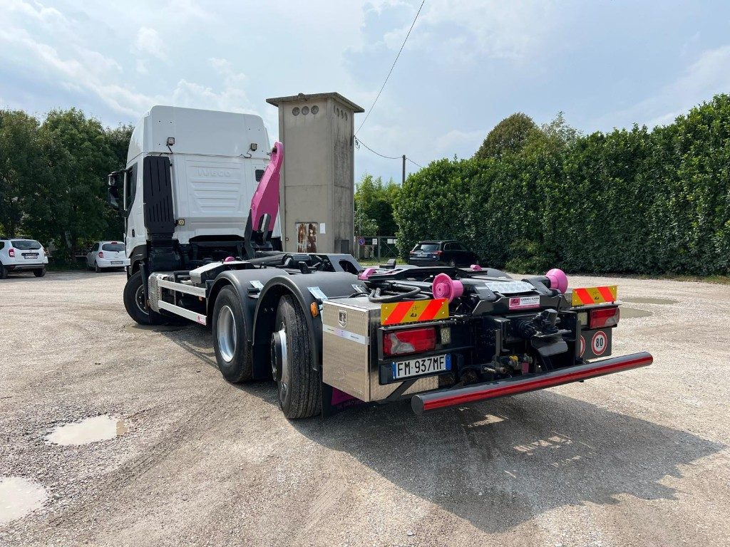 IVECO STRALIS 510 SCARRABILE - Haakarmsysteem vrachtwagen: afbeelding 5 IVECO STRALIS 510 SCARRABILE - Haakarmsysteem vrachtwagen: afbeelding 5
