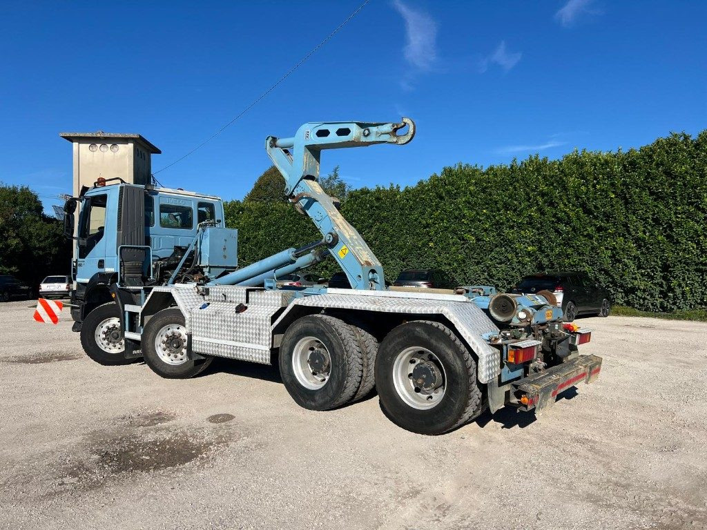 IVECO TRAKKER 450 SCARRABILE - Haakarmsysteem vrachtwagen: afbeelding 4 IVECO TRAKKER 450 SCARRABILE - Haakarmsysteem vrachtwagen: afbeelding 4