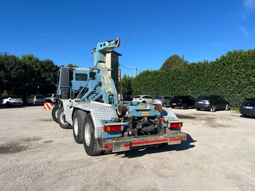 IVECO TRAKKER 450 SCARRABILE - Haakarmsysteem vrachtwagen: afbeelding 5 IVECO TRAKKER 450 SCARRABILE - Haakarmsysteem vrachtwagen: afbeelding 5