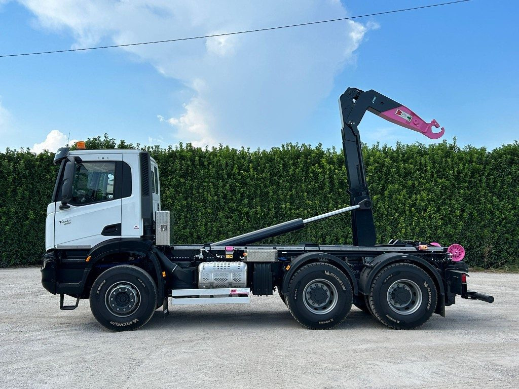 IVECO TRAKKER T-WAY AD380T NUOVO SCARRABILE - Haakarmsysteem vrachtwagen: afbeelding 2 IVECO TRAKKER T-WAY AD380T NUOVO SCARRABILE - Haakarmsysteem vrachtwagen: afbeelding 2