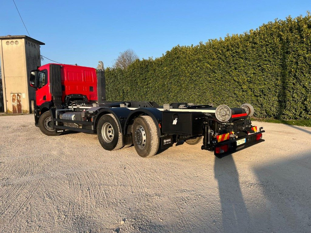 IVECO X-WAY AD260 NUOVO TARGATO SCARRABILE - Haakarmsysteem vrachtwagen: afbeelding 3 IVECO X-WAY AD260 NUOVO TARGATO SCARRABILE - Haakarmsysteem vrachtwagen: afbeelding 3
