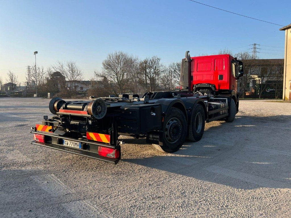 IVECO X-WAY AD260 NUOVO TARGATO SCARRABILE - Haakarmsysteem vrachtwagen: afbeelding 4 IVECO X-WAY AD260 NUOVO TARGATO SCARRABILE - Haakarmsysteem vrachtwagen: afbeelding 4