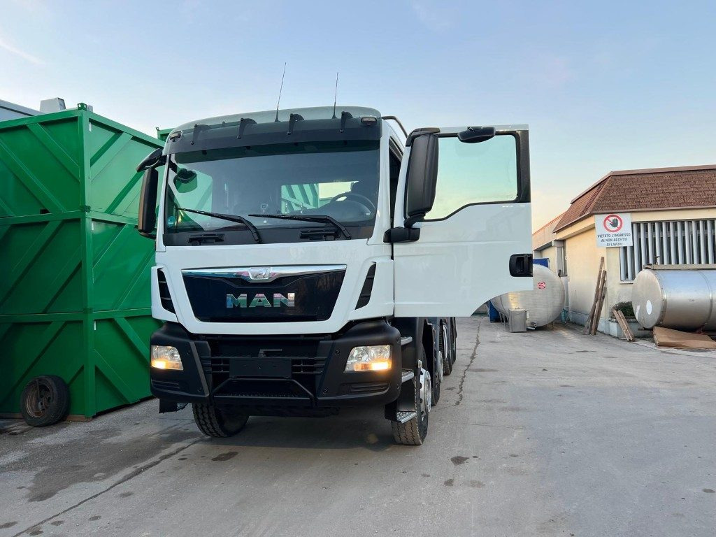MAN TGS 35.480 SCARRABILE USATO 8X4 - Haakarmsysteem vrachtwagen: afbeelding 3 MAN TGS 35.480 SCARRABILE USATO 8X4 - Haakarmsysteem vrachtwagen: afbeelding 3