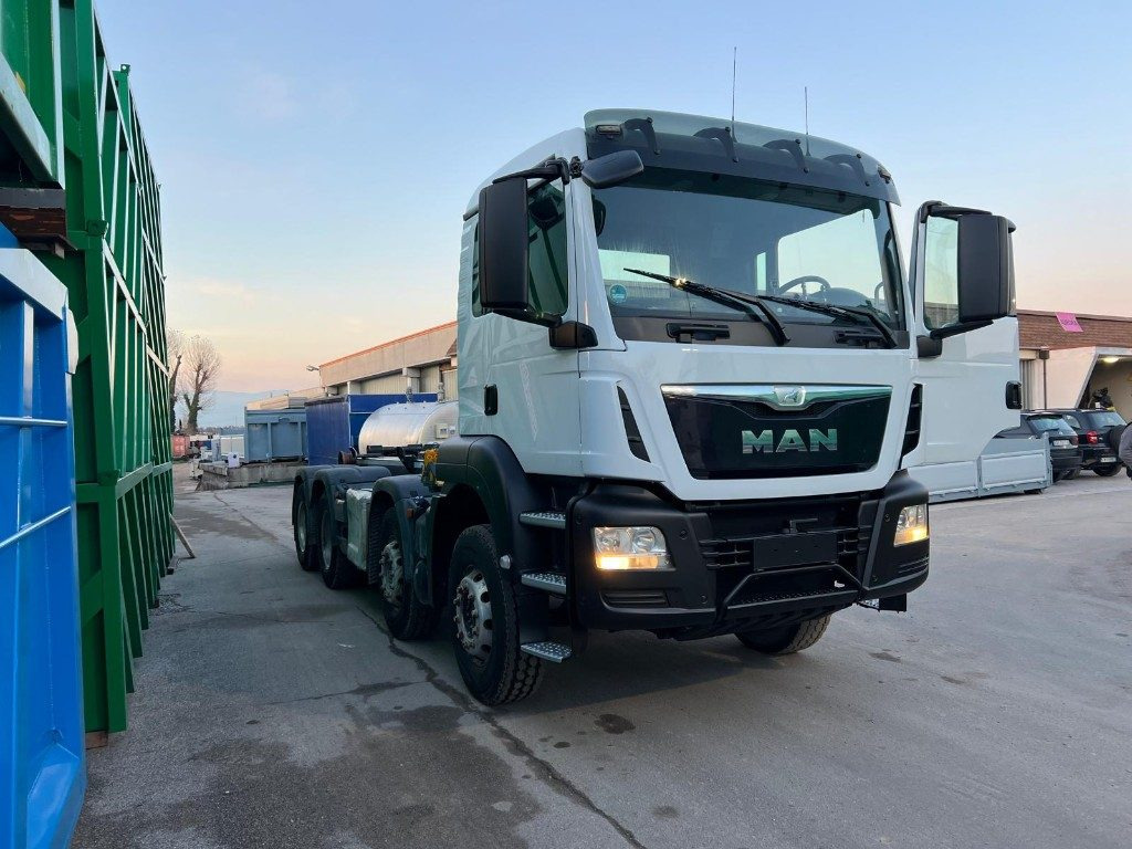 MAN TGS 35.480 SCARRABILE USATO 8X4 - Haakarmsysteem vrachtwagen: afbeelding 2 MAN TGS 35.480 SCARRABILE USATO 8X4 - Haakarmsysteem vrachtwagen: afbeelding 2