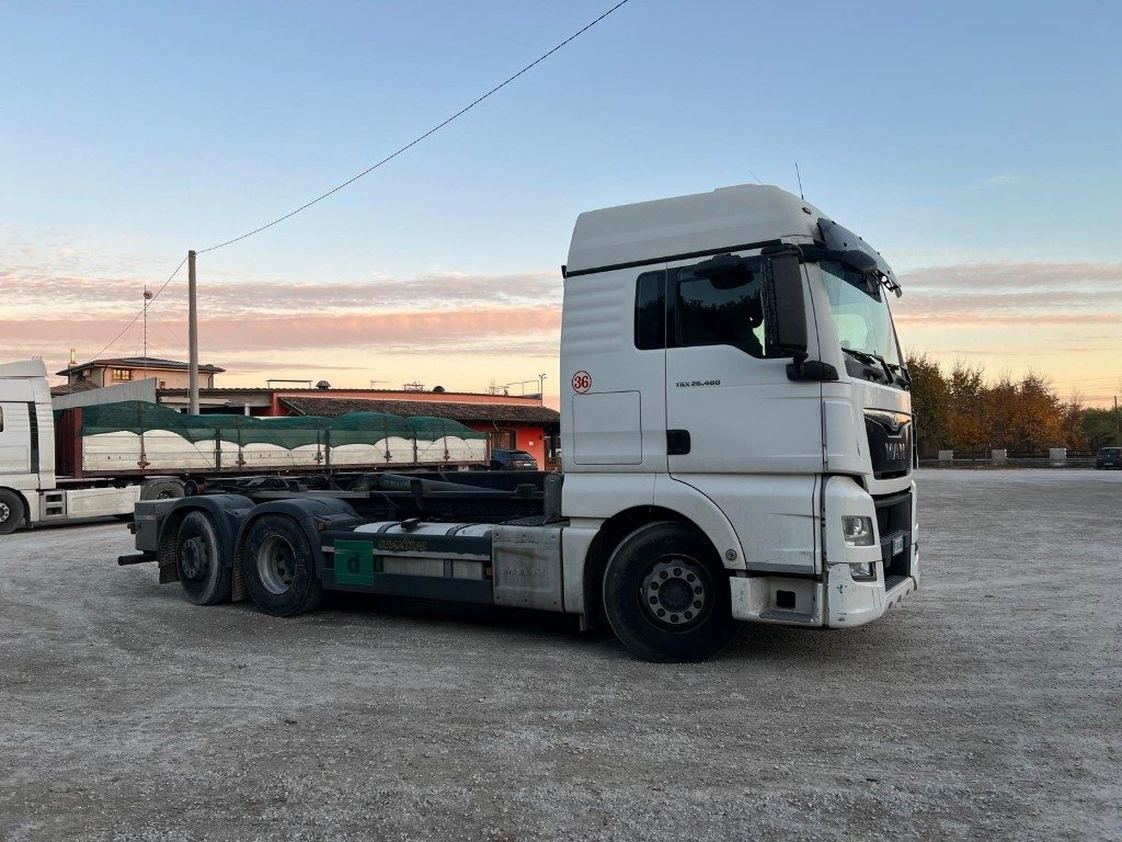 Haakarmsysteem vrachtwagen MAN TGX 26.480 USATO SCARRABILE: afbeelding 6 Haakarmsysteem vrachtwagen MAN TGX 26.480 USATO SCARRABILE: afbeelding 6