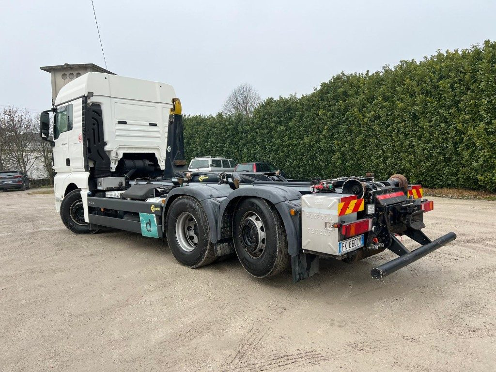MAN TGX 26.500 USATO SCARRABILE 6X2 - Haakarmsysteem vrachtwagen: afbeelding 3 MAN TGX 26.500 USATO SCARRABILE 6X2 - Haakarmsysteem vrachtwagen: afbeelding 3