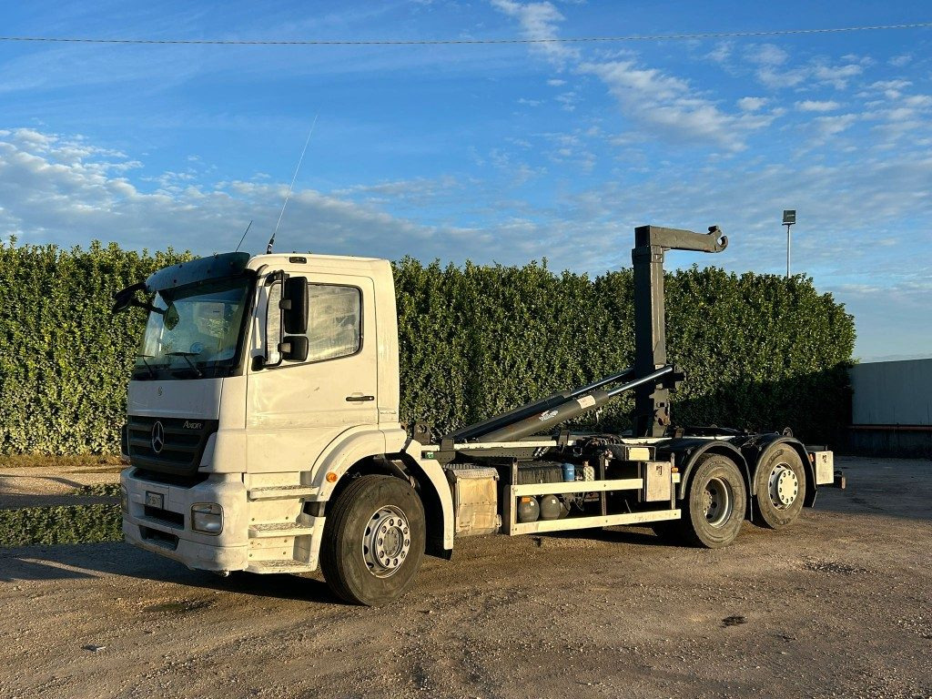MERCEDES-BENZ MERCEDES 2533 SCARRABILE - Haakarmsysteem vrachtwagen: afbeelding 1 MERCEDES-BENZ MERCEDES 2533 SCARRABILE - Haakarmsysteem vrachtwagen: afbeelding 1