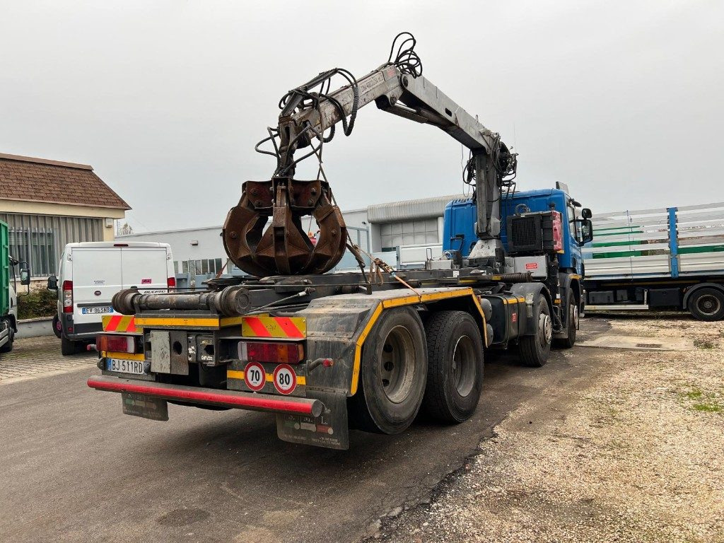 SCANIA 124GB 420 SCARRABILE CON GRU - Haakarmsysteem vrachtwagen: afbeelding 4 SCANIA 124GB 420 SCARRABILE CON GRU - Haakarmsysteem vrachtwagen: afbeelding 4