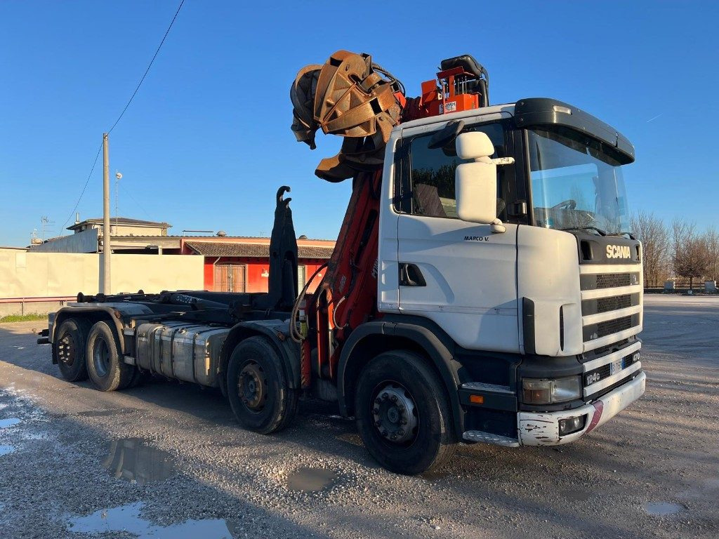 SCANIA CV R124 SCARRABILE CON GRU E POLIPO - Haakarmsysteem vrachtwagen: afbeelding 4 SCANIA CV R124 SCARRABILE CON GRU E POLIPO - Haakarmsysteem vrachtwagen: afbeelding 4