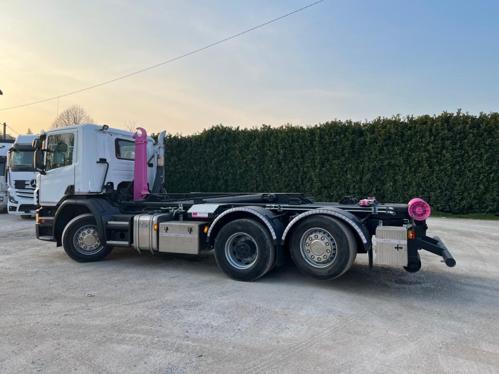 SCANIA P410 SCARRABILE CON RIDUTTORE AI MOZZI - Haakarmsysteem vrachtwagen: afbeelding 3 SCANIA P410 SCARRABILE CON RIDUTTORE AI MOZZI - Haakarmsysteem vrachtwagen: afbeelding 3