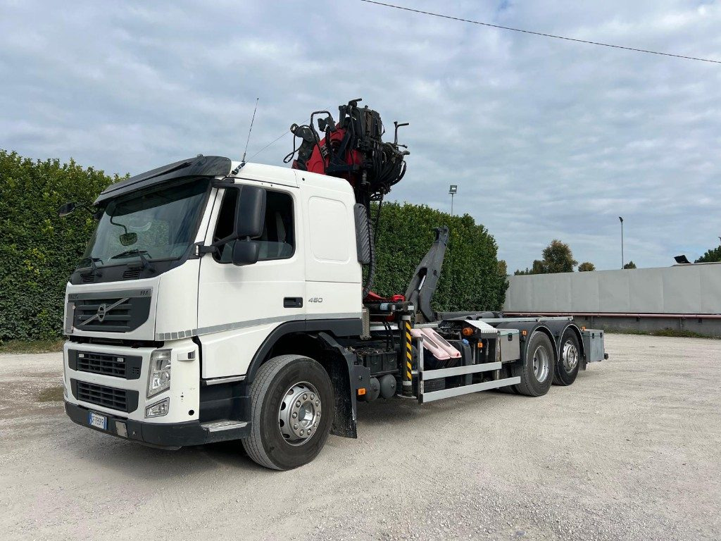 VOLVO FM11.450 SCARRABILE CON GRU - Haakarmsysteem vrachtwagen: afbeelding 1 VOLVO FM11.450 SCARRABILE CON GRU - Haakarmsysteem vrachtwagen: afbeelding 1