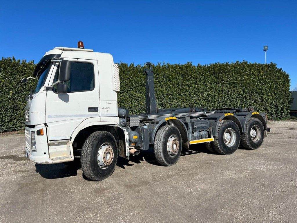 VOLVO FM440 SCARRABILE - Haakarmsysteem vrachtwagen: afbeelding 2 VOLVO FM440 SCARRABILE - Haakarmsysteem vrachtwagen: afbeelding 2