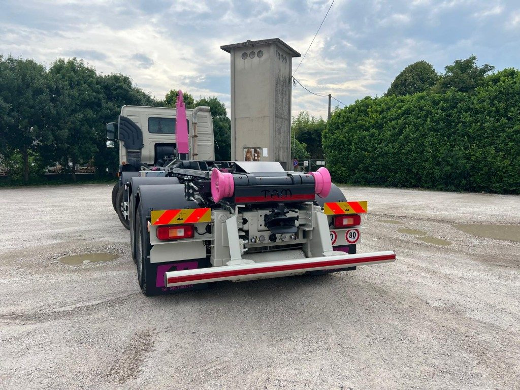 VOLVO FM480 SCARRABILE 8X4 - Haakarmsysteem vrachtwagen: afbeelding 4 VOLVO FM480 SCARRABILE 8X4 - Haakarmsysteem vrachtwagen: afbeelding 4