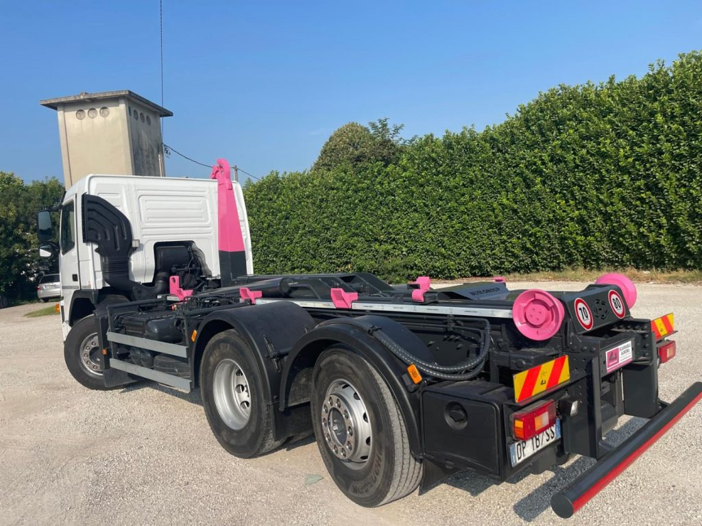 VOLVO FM9 SCARRABILE - Haakarmsysteem vrachtwagen: afbeelding 5 VOLVO FM9 SCARRABILE - Haakarmsysteem vrachtwagen: afbeelding 5