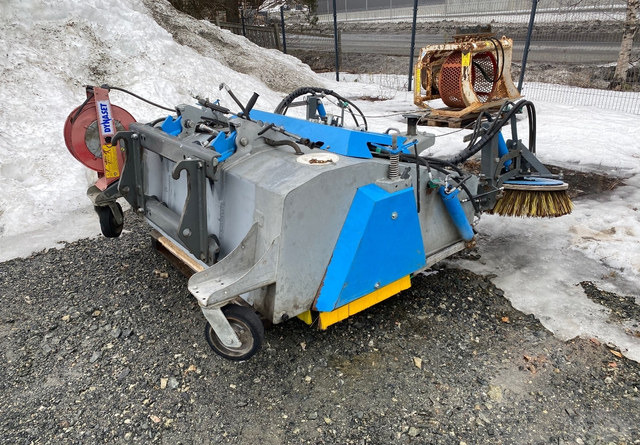 SnowekK180 - Veeg voor Gemeentelijke machine/ Speciaal: afbeelding 2 SnowekK180 - Veeg voor Gemeentelijke machine/ Speciaal: afbeelding 2