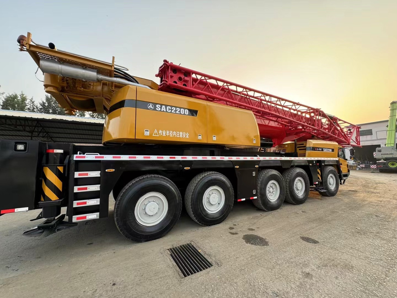 SANY SAC220 200TON 220 ton Truck CRANE all terrain crane - Alle terrein kraan: afbeelding 4 SANY SAC220 200TON 220 ton Truck CRANE all terrain crane - Alle terrein kraan: afbeelding 4
