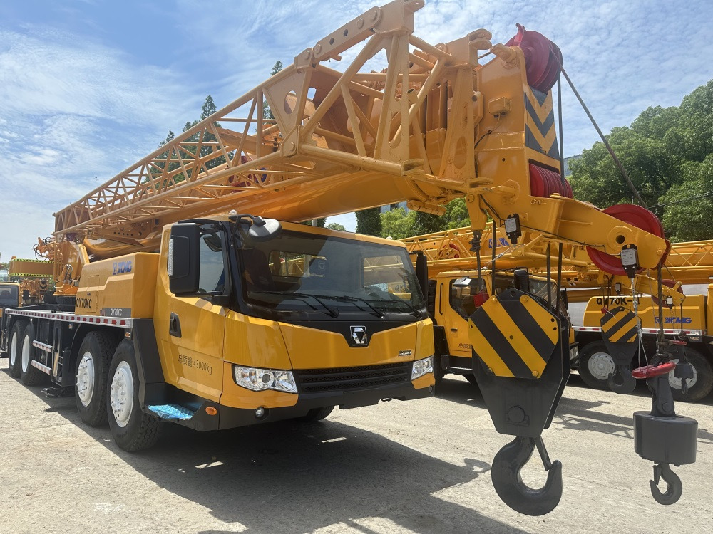 XCMG 70 ton QY70KC XCT75 QY75K QY70KS QY50KC QY100K truck crane - Mobiele kraan: afbeelding 1 XCMG 70 ton QY70KC XCT75 QY75K QY70KS QY50KC QY100K truck crane - Mobiele kraan: afbeelding 1