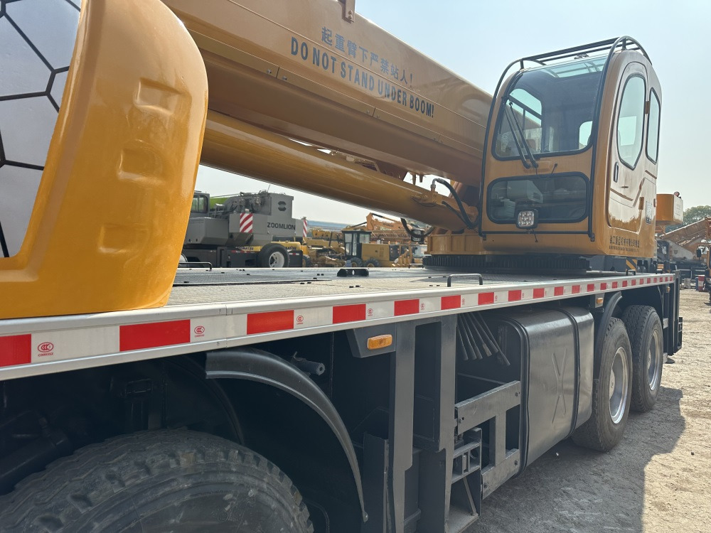 XCMG QY35K xct35l5 qy35k5c 35 ton truck crane - Mobiele kraan: afbeelding 5 XCMG QY35K xct35l5 qy35k5c 35 ton truck crane - Mobiele kraan: afbeelding 5