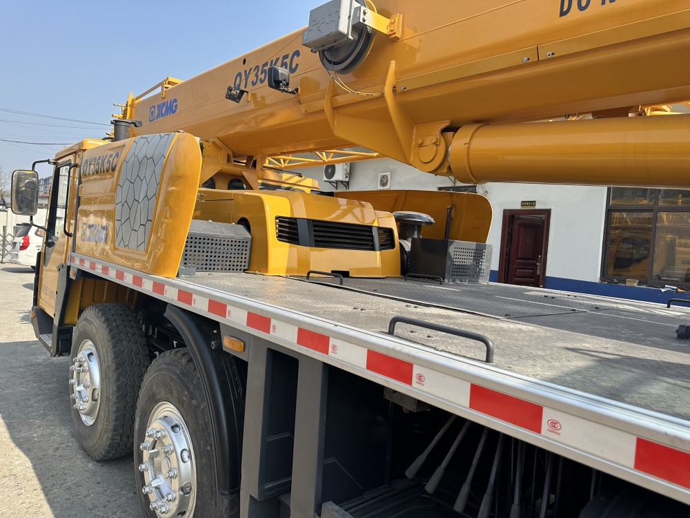 XCMG QY35K xct35l5 qy35k5c 35 ton truck crane - Mobiele kraan: afbeelding 4 XCMG QY35K xct35l5 qy35k5c 35 ton truck crane - Mobiele kraan: afbeelding 4