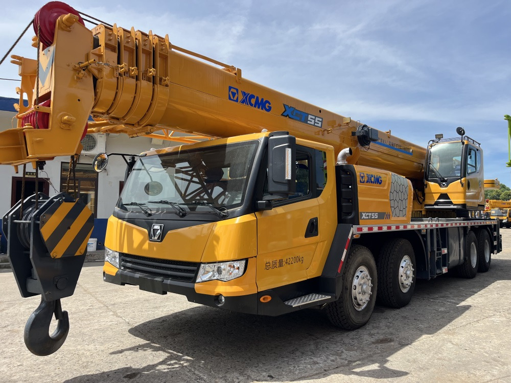 XCMG XCT55 XCT50 QY50KC QY50KA QY50K-II 25 ton 35 ton 40 ton 55 ton 50 ton truck crane - Mobiele kraan: afbeelding 1 XCMG XCT55 XCT50 QY50KC QY50KA QY50K-II 25 ton 35 ton 40 ton 55 ton 50 ton truck crane - Mobiele kraan: afbeelding 1