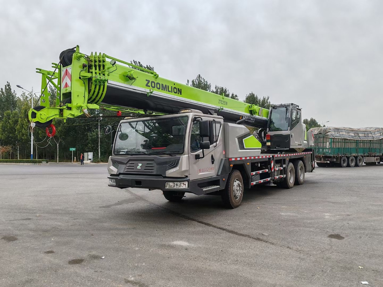 ZOOMLION ZTC251V 25 TON TRUCK CRANE - Mobiele kraan: afbeelding 1 ZOOMLION ZTC251V 25 TON TRUCK CRANE - Mobiele kraan: afbeelding 1