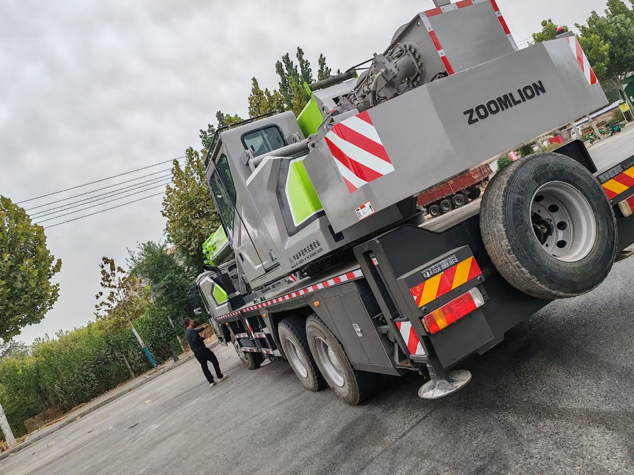 ZOOMLION ZTC251V 25 TON TRUCK CRANE - Mobiele kraan: afbeelding 3 ZOOMLION ZTC251V 25 TON TRUCK CRANE - Mobiele kraan: afbeelding 3