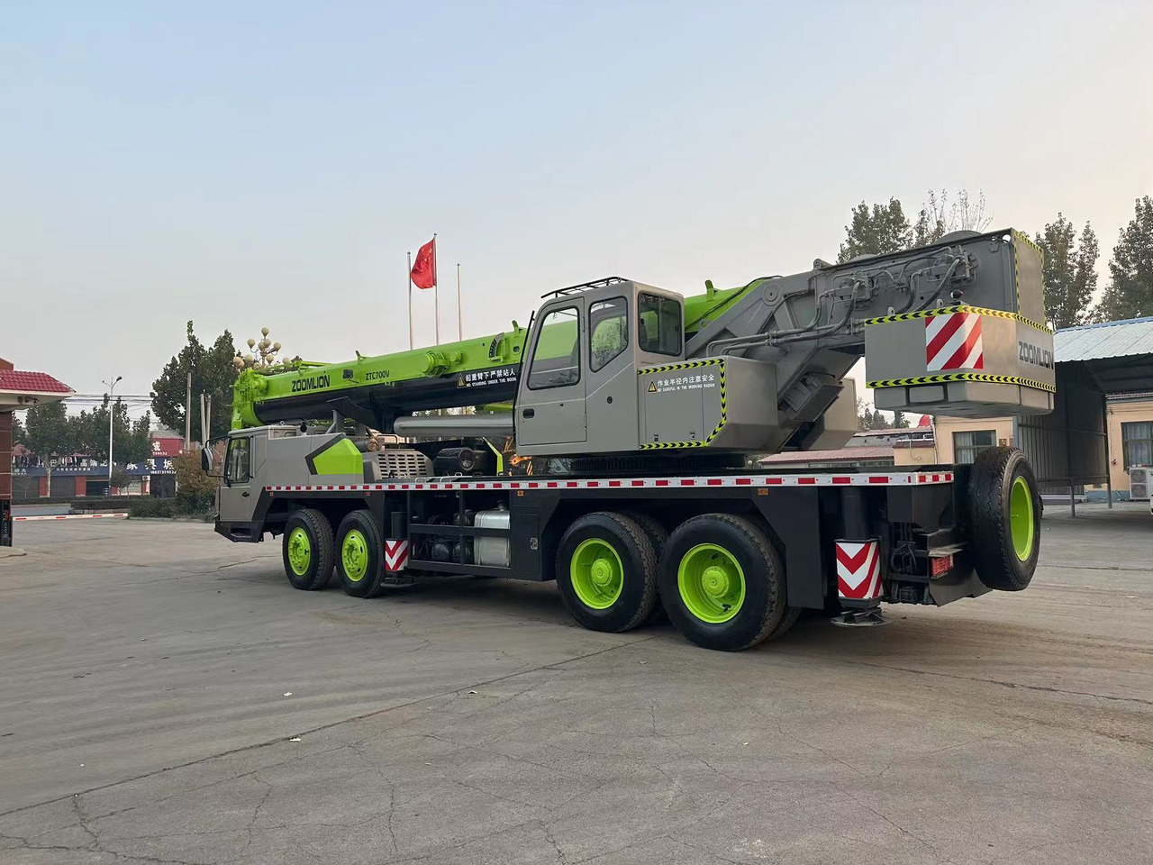 ZOOMLION ZTC700V QY70V 70 ton 80 ton 90 ton 100 ton 110 ton 120 ton used truck crane - Mobiele kraan: afbeelding 3 ZOOMLION ZTC700V QY70V 70 ton 80 ton 90 ton 100 ton 110 ton 120 ton used truck crane - Mobiele kraan: afbeelding 3