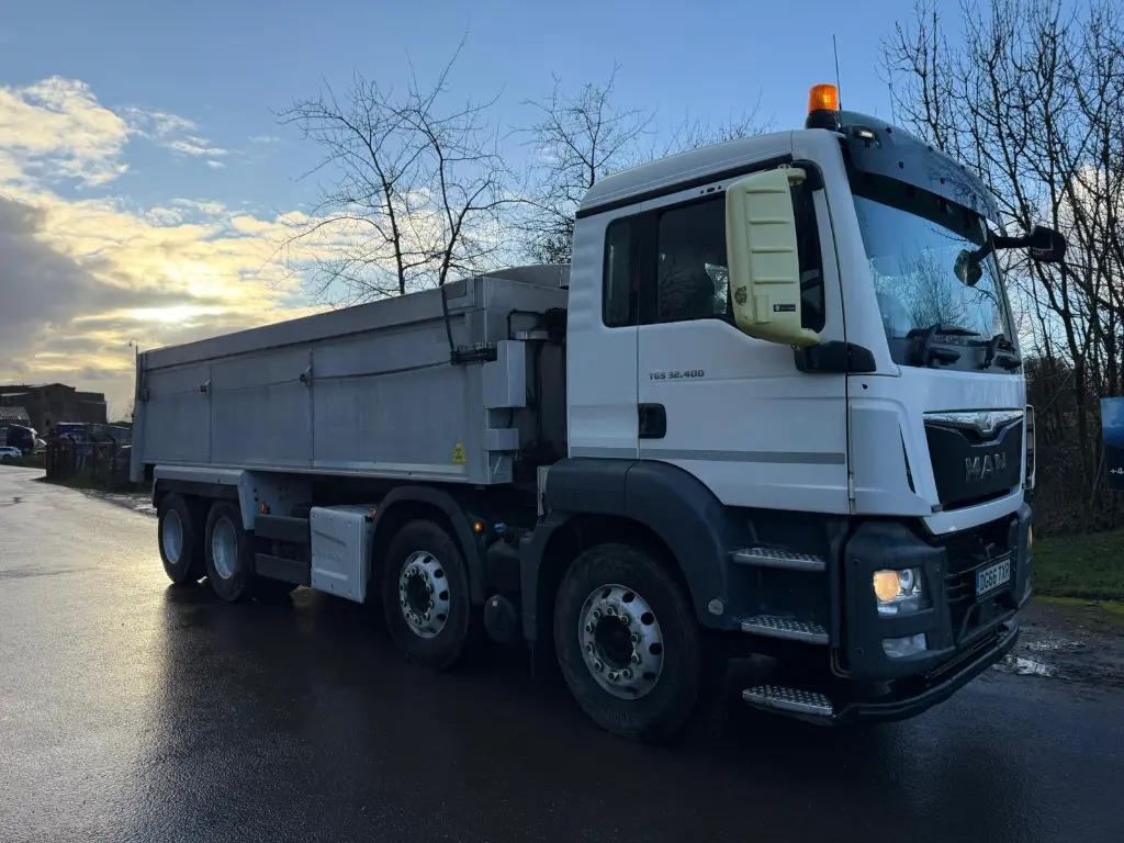 MAN TGS 32.400 Tipper 8x4 - RHD - Kipper vrachtwagen: afbeelding 3 MAN TGS 32.400 Tipper 8x4 - RHD - Kipper vrachtwagen: afbeelding 3