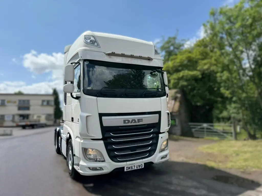 DAF XF 105 (UVO) - Trekker: afbeelding 1 DAF XF 105 (UVO) - Trekker: afbeelding 1