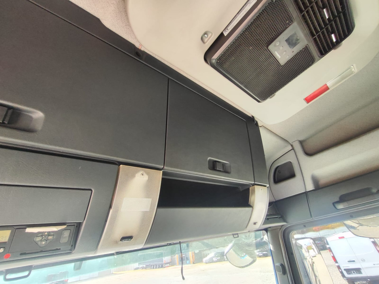 Autovrachtwagen vrachtwagen voor het vervoer van zwaar materieel MAN TGL: afbeelding 27 Autovrachtwagen vrachtwagen voor het vervoer van zwaar materieel MAN TGL: afbeelding 27