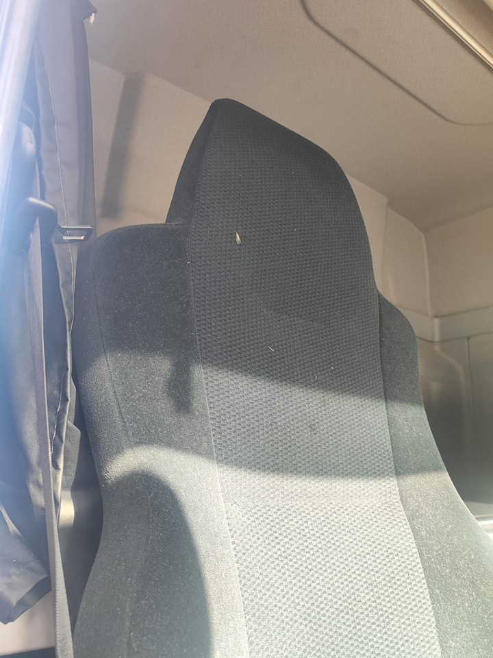 Autovrachtwagen vrachtwagen voor het vervoer van zwaar materieel MAN TGL: afbeelding 30 Autovrachtwagen vrachtwagen voor het vervoer van zwaar materieel MAN TGL: afbeelding 30