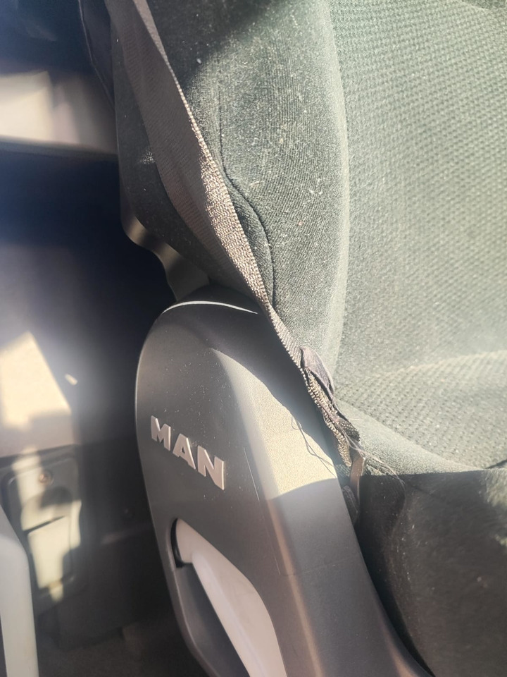 Autovrachtwagen vrachtwagen voor het vervoer van zwaar materieel MAN TGL: afbeelding 33 Autovrachtwagen vrachtwagen voor het vervoer van zwaar materieel MAN TGL: afbeelding 33