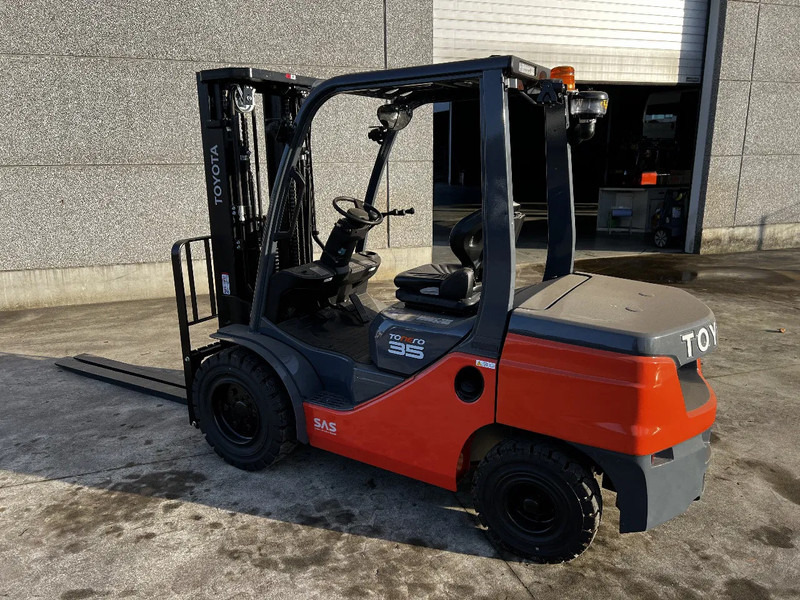 Toyota 52-8FDJF35 TONERO 35 (NEW) (6x in Stock) - Diesel heftruck: afbeelding 4 Toyota 52-8FDJF35 TONERO 35 (NEW) (6x in Stock) - Diesel heftruck: afbeelding 4