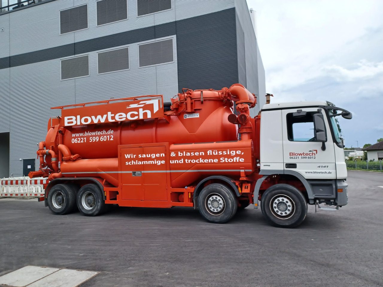 MERCEDES-BENZ Naaktgeboren Vacu-Press 8000 High-Lift V2A less km+hours! - Vacuümwagen: afbeelding 1 MERCEDES-BENZ Naaktgeboren Vacu-Press 8000 High-Lift V2A less km+hours! - Vacuümwagen: afbeelding 1