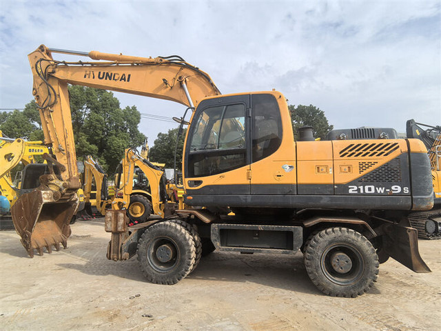 Hyundai R210W-9S - Mobiele graafmachine: afbeelding 2 Hyundai R210W-9S - Mobiele graafmachine: afbeelding 2