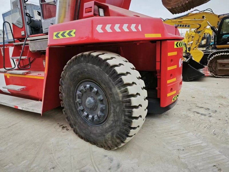 Kalmar DRF450 - Reach stacker: afbeelding 4 Kalmar DRF450 - Reach stacker: afbeelding 4