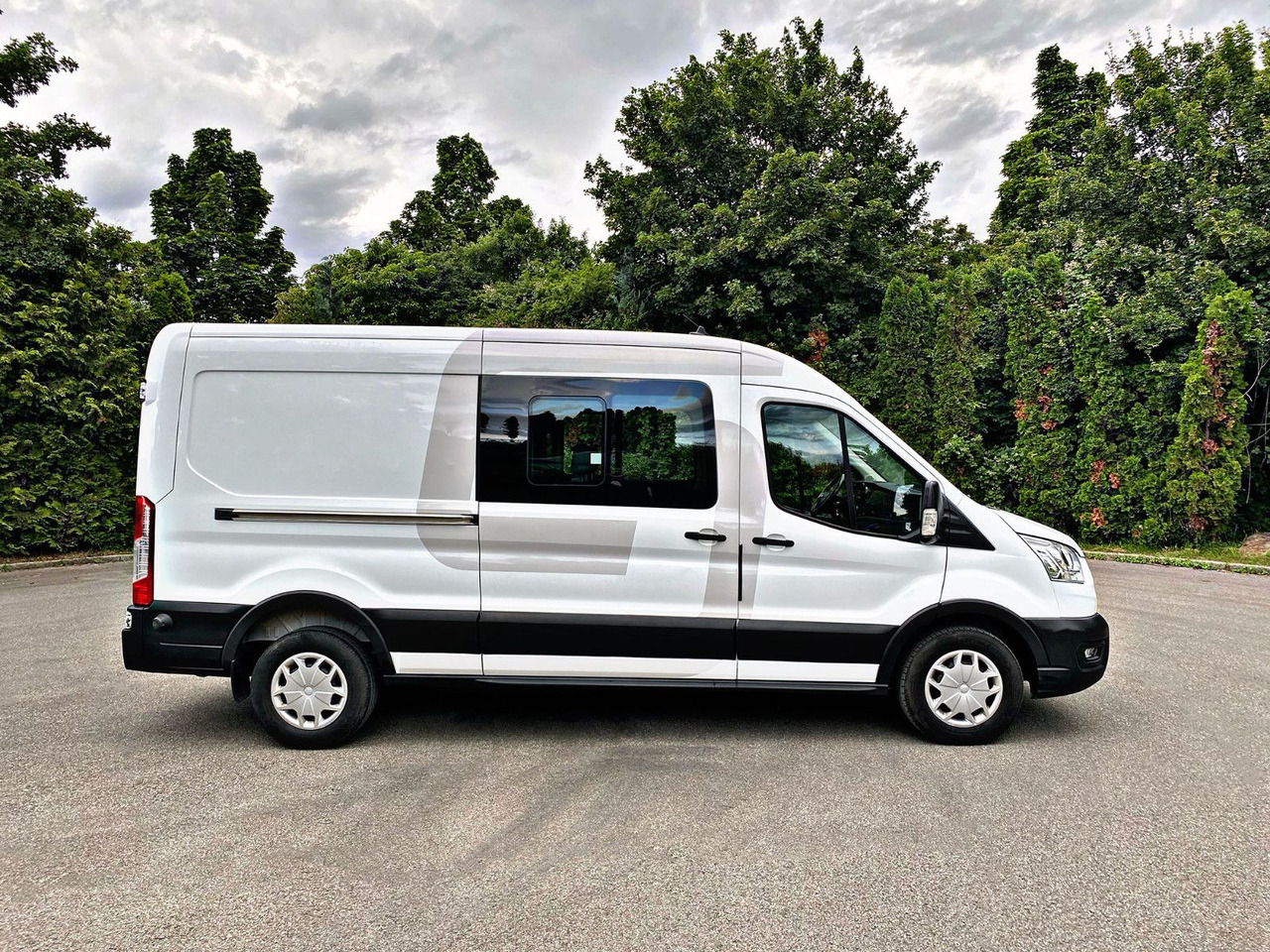 Ford Transit 350 L3H2 Trend|6Sitzer|Kamera|AHK|PDC|19 - Gesloten bestelwagen, Bestelwagen met dubbele cabine: afbeelding 2 Ford Transit 350 L3H2 Trend|6Sitzer|Kamera|AHK|PDC|19 - Gesloten bestelwagen, Bestelwagen met dubbele cabine: afbeelding 2