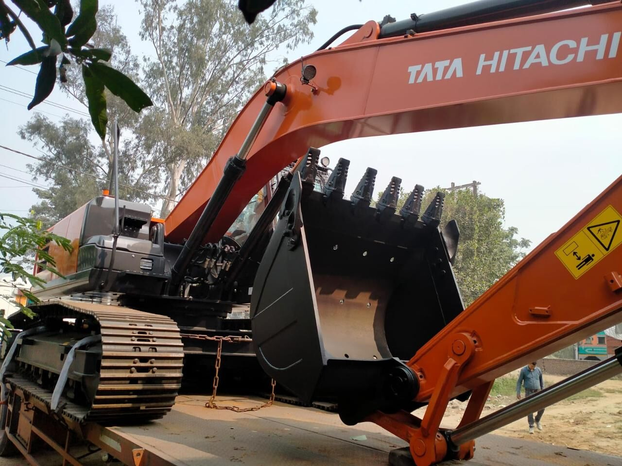 New Hitachi ZX220 LC tracked excavator - Rupsgraafmachine: afbeelding 1 New Hitachi ZX220 LC tracked excavator - Rupsgraafmachine: afbeelding 1