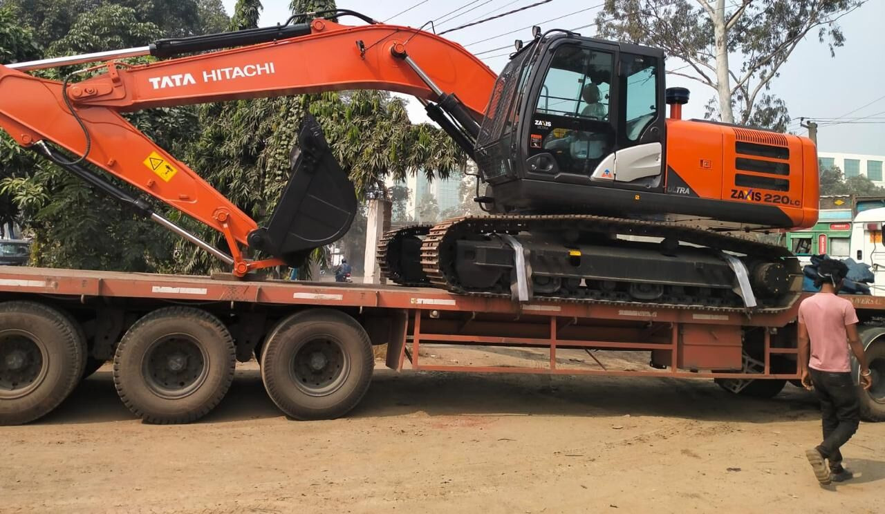 New Hitachi ZX220 LC tracked excavator - Rupsgraafmachine: afbeelding 4 New Hitachi ZX220 LC tracked excavator - Rupsgraafmachine: afbeelding 4