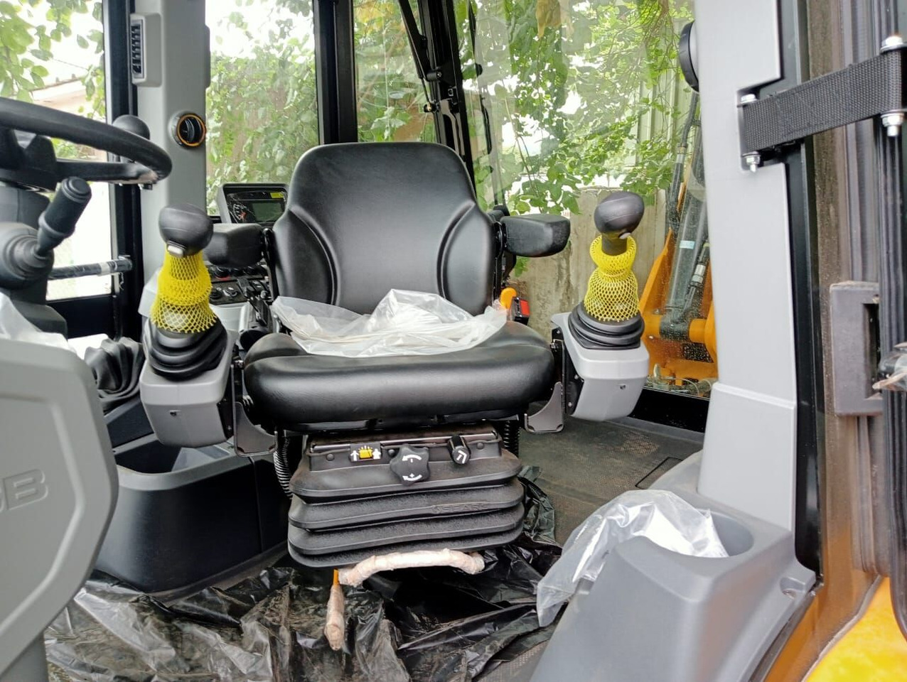 New JCB 3CX backhoe loader - Graaflaadmachine: afbeelding 1 New JCB 3CX backhoe loader - Graaflaadmachine: afbeelding 1