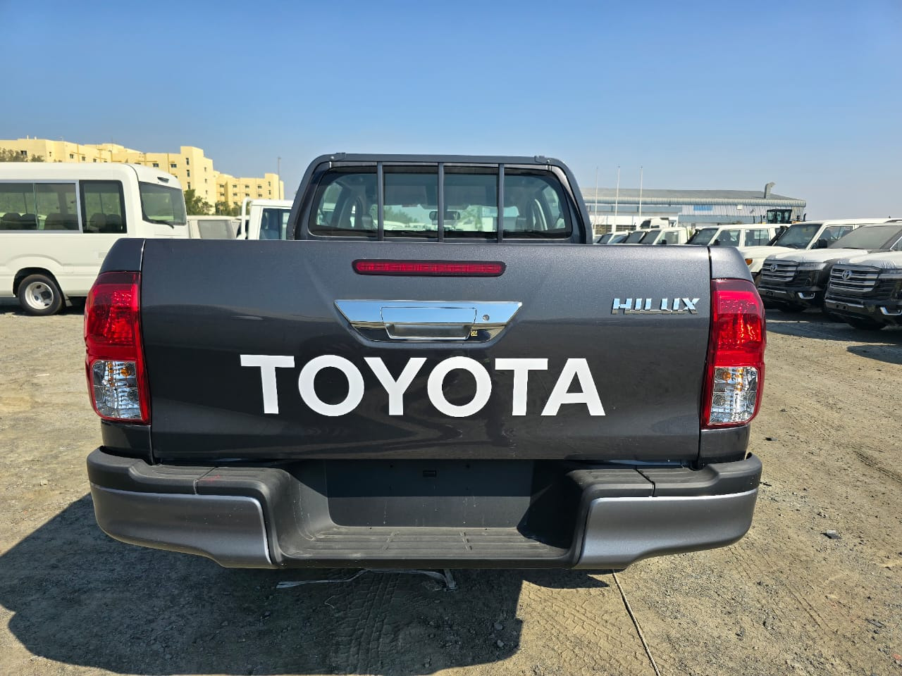 TOYOTA HILUX ACTIVE DOUBLE CAB - Pick-up, Bestelwagen met dubbele cabine: afbeelding 1 TOYOTA HILUX ACTIVE DOUBLE CAB - Pick-up, Bestelwagen met dubbele cabine: afbeelding 1