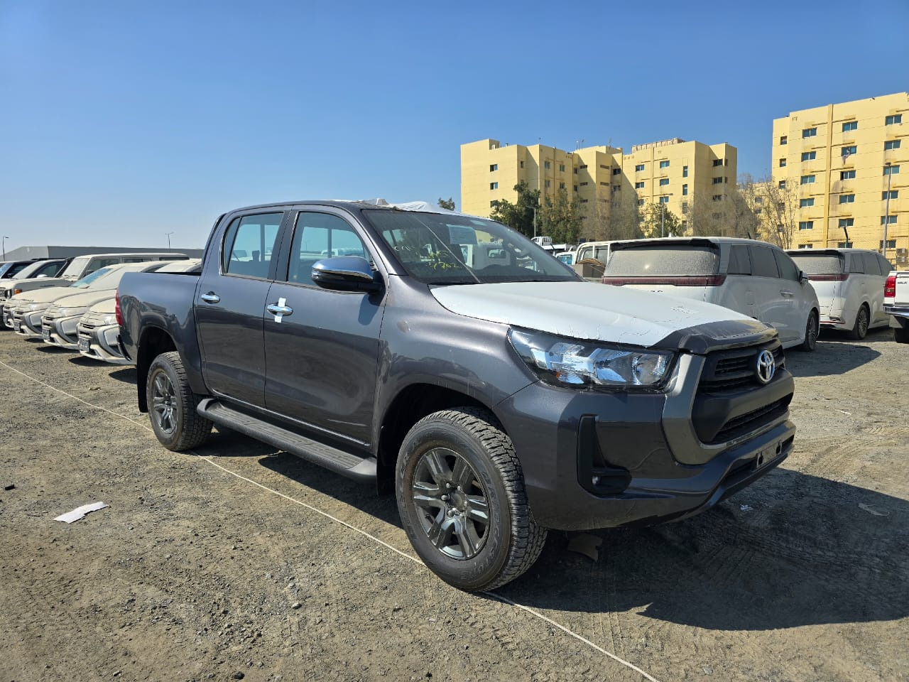 TOYOTA HILUX ACTIVE DOUBLE CAB - Pick-up, Bestelwagen met dubbele cabine: afbeelding 2 TOYOTA HILUX ACTIVE DOUBLE CAB - Pick-up, Bestelwagen met dubbele cabine: afbeelding 2