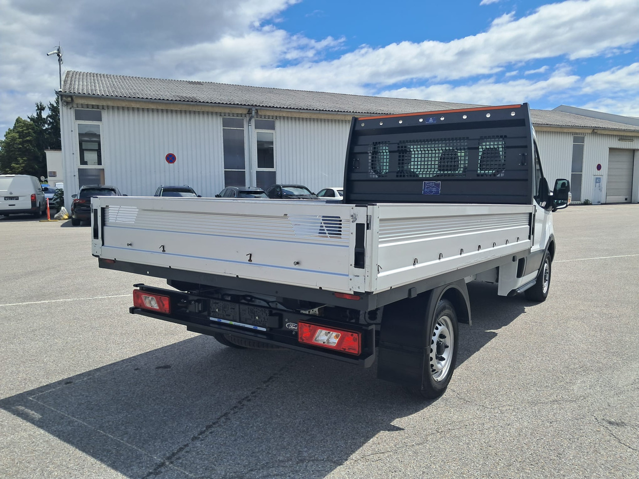 FORD TR Pritsche L2 | EZ 2018 | Euro 6 | Schaltgetr. - Bestelwagen open laadbak: afbeelding 5 FORD TR Pritsche L2 | EZ 2018 | Euro 6 | Schaltgetr. - Bestelwagen open laadbak: afbeelding 5
