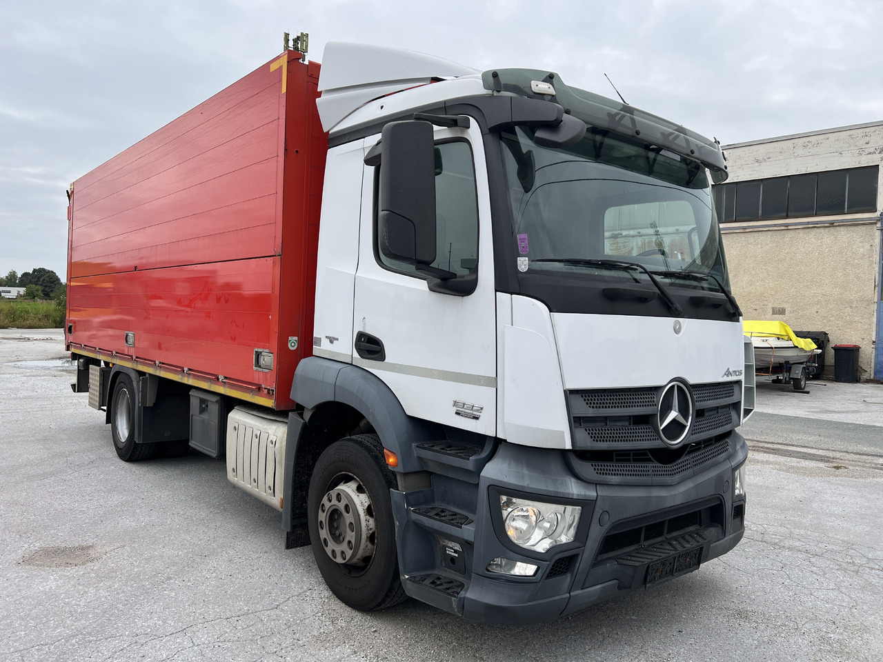 MERCEDES-BENZ ANTOS  1832 Getränkw.  LBW | Klima |  EURO 6 - Drankenwagen vrachtwagen: afbeelding 2 MERCEDES-BENZ ANTOS  1832 Getränkw.  LBW | Klima |  EURO 6 - Drankenwagen vrachtwagen: afbeelding 2