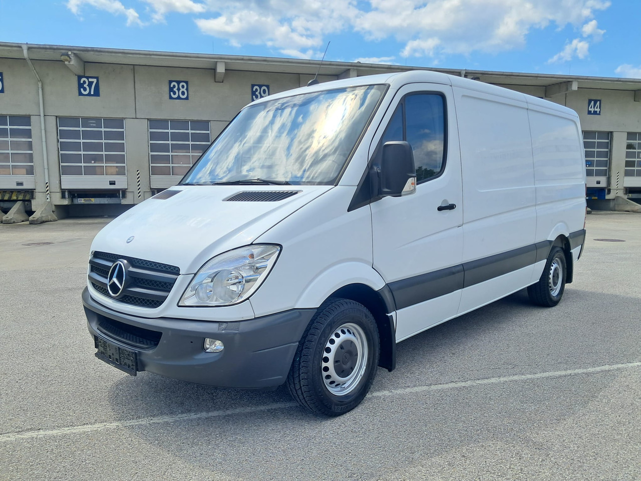 MERCEDES-BENZ Sprinter 316 | Werkstattwagen | Klima | Tempomat | - Gesloten bestelwagen: afbeelding 1 MERCEDES-BENZ Sprinter 316 | Werkstattwagen | Klima | Tempomat | - Gesloten bestelwagen: afbeelding 1